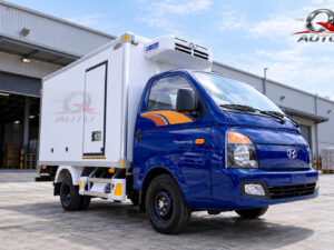 Hyundai H150 thùng đông lạnh – góc trước phải tại kho xưởng THE Q AUTO
